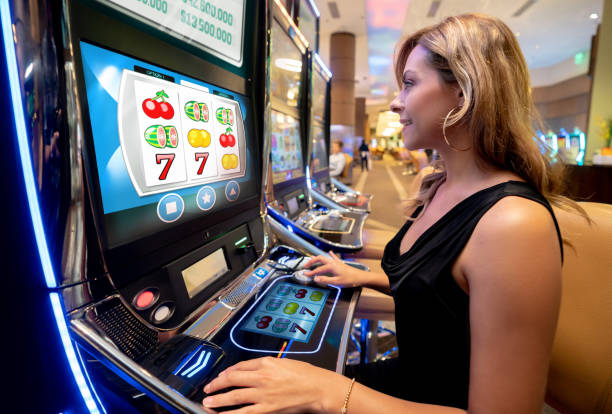 Live blackjack table at hoki99 login with professional dealer